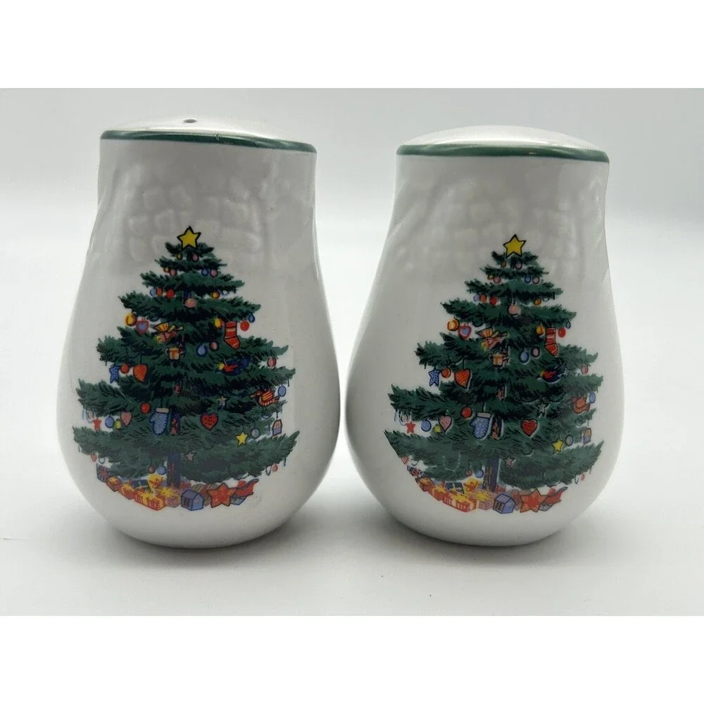 Vintage GEI Christmas Tree Salt Pepper Shakers Ceramic 1970 Holiday
